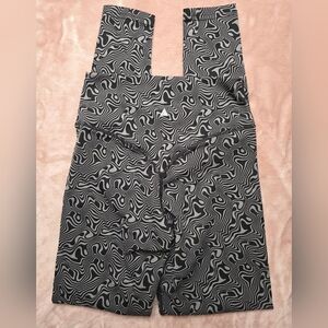 Balance Athletica Storm Legging  Black and Gray Swirl Size XS